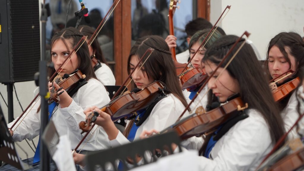 Orquesta de Liceo Bicentenario de Llay Llay