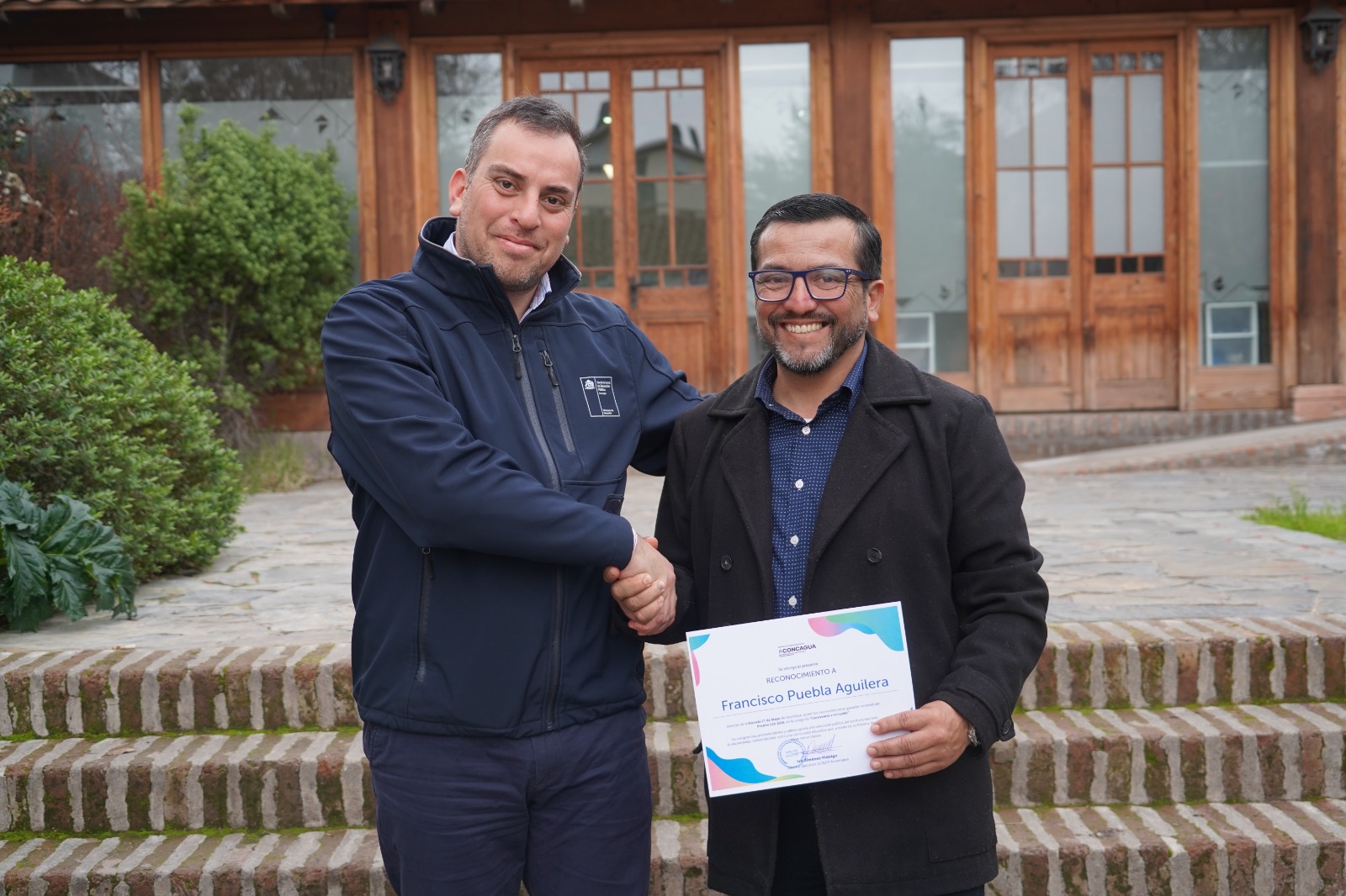 Director de escuela del SLEP Aconcagua obtiene Premio LED 2026 por su liderazgo en convivencia e inclusión