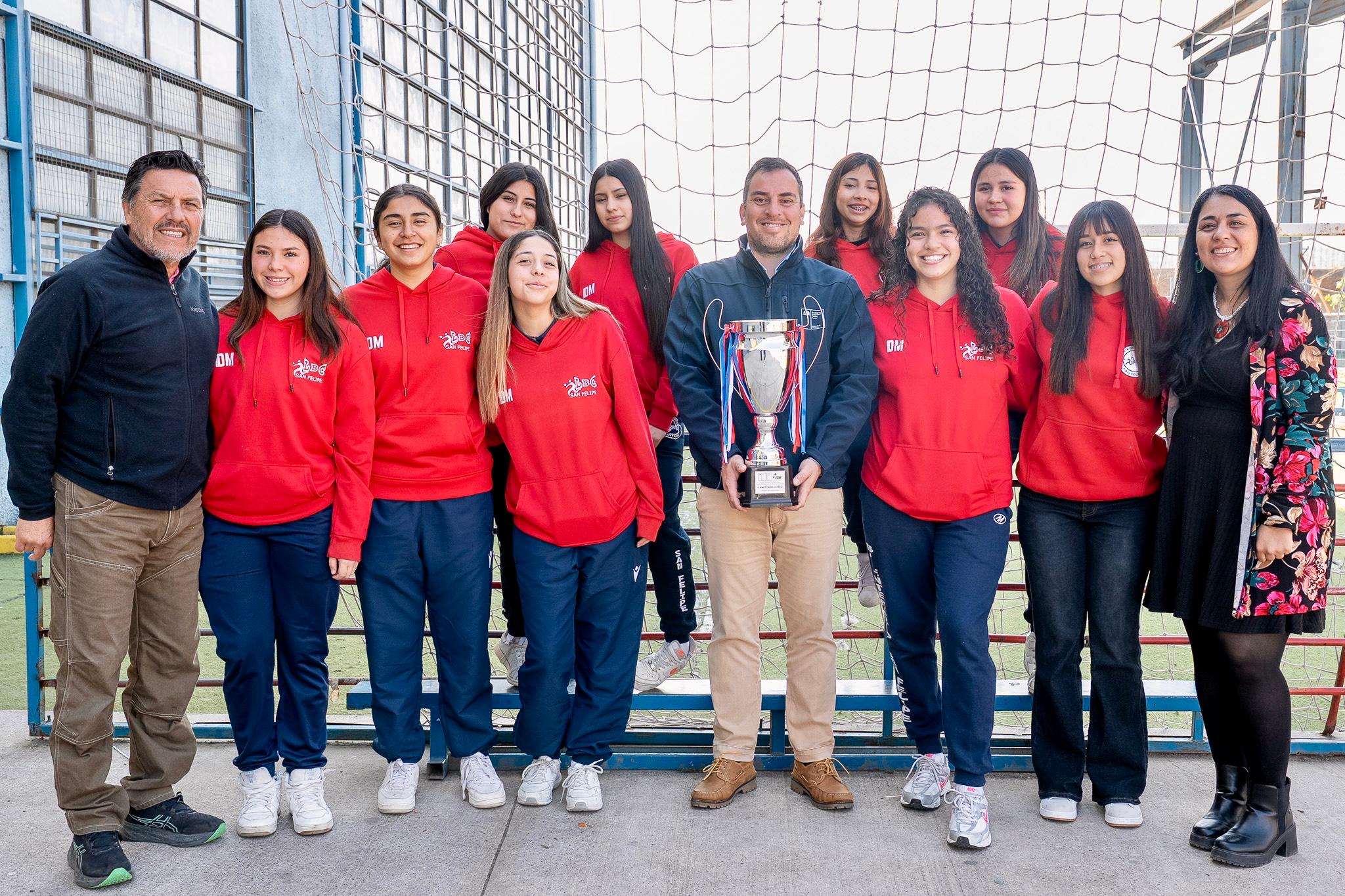 Liceo Bicentenario Cordillera del SLEP Aconcagua se consagra bicampeón regional de vóleibol U17